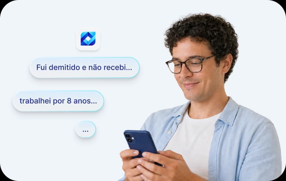 Cidadão descrevendo seu caso pelo celular no Via Justa