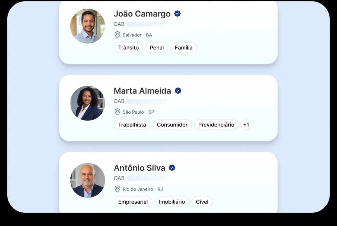 Cards de perfis de advogados no diretório do Via Justa